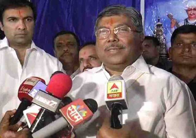 राणेंचा मंत्रिमंडळ प्रवेश ठरला, खडसेंचं बघू : चंद्रकांत पाटील