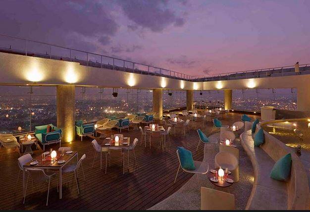 रुफ टॉप हॉटेल्सना मुंबईत परवानगी कशी? हायकोर्टाने झापलं