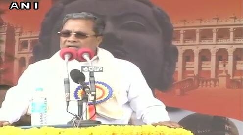 everyone Whoever lives in Karnataka should learn Kannada Karnataka CM siddaramaiah says कर्नाटकात राहायचं असेल तर कन्नड भाषा यायलाच पाहिजे : सिद्धरामय्या