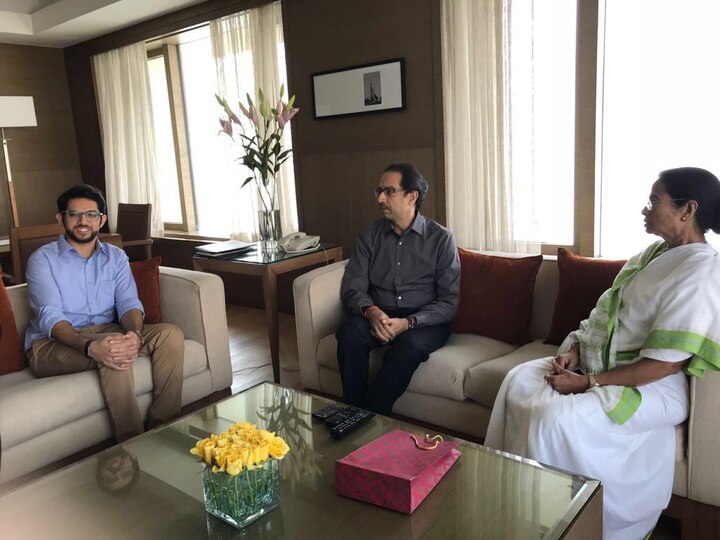 शिवाय सध्या गुजरात निवडणुकीच्या निमित्ताने काँग्रेसकडून देशभरात मोदींविरोधात वातावरण निर्माण करण्याचा प्रयत्न सुरु आहे. शिवसेनाही मोदींविरोधात आवाज उठवत आहे.