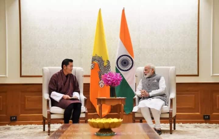 डोकलामच्या वादानंतर ते पहिल्यांदाच भारताच्या दौऱ्यावर आले आहेत. चीन आणि भारताच्या या वादात त्यांनी भारतालाच पाठिंबा दर्शवला होता.