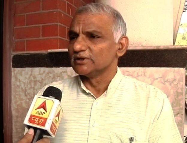 हेमलकसामधील प्राण्यांना जंगलात सोडा, प्रकाश आमटेंना नोटीस