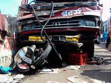 पुण्यात पाच गाड्यांचा विचित्र अपघात, दोघांचा मृत्यू, पाच जण जखमी