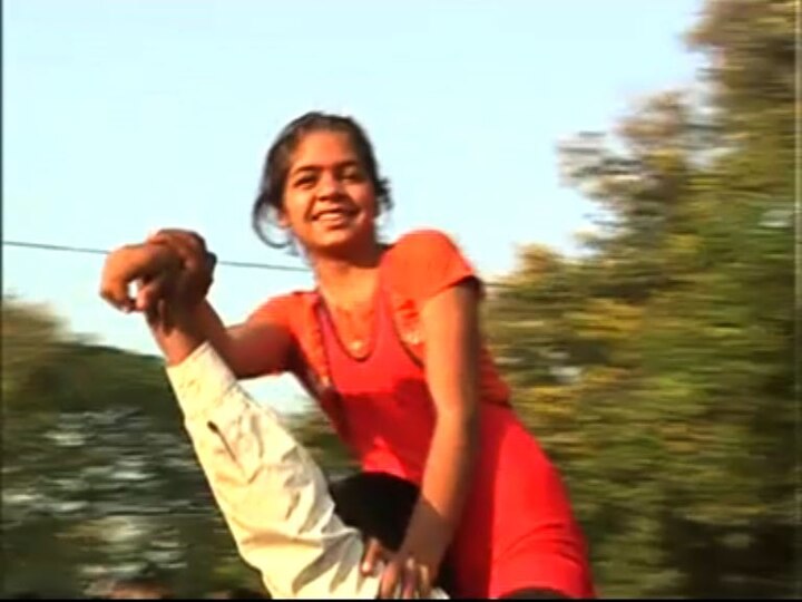 Aurangabad : 18 years old girl defeats Delhi’s 35 years old wrestler latest update औरंगाबादच्या चिमुरडीकडून दिल्लीची 35 वर्षांची पहिलवान चितपट