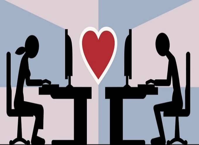 Delhi based businessman alleges extortion over online dating site 5 हजार डॉलर दे, अन्यथा व्हिडीओ व्हायरल करेन; तरुणीची धमकी