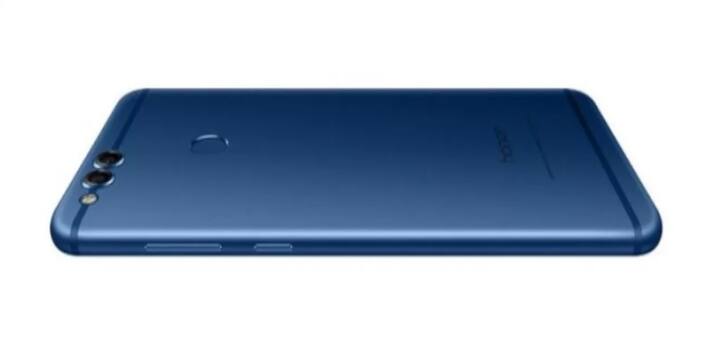 Honor 7Xमध्ये ड्युल कॅमेरा असणार आहे. चीनमध्ये या स्मार्टफोनची किंमत 1,299 रुपये आहे. 