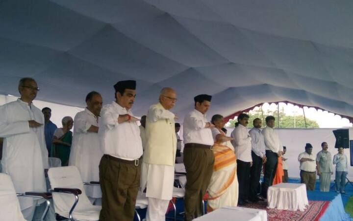 नवी जबाबदारी मिळाल्यानंतर, सर्वातआधी त्यांनी जनसंघाचे वरिष्ठ नेते आणि संस्थापक सदस्य बलराज मधोक यांना पक्षविरोधी कारवायांप्रकरणी पक्षातून निलंबित केलं. त्यांच्या या कृतीमुळे सुरुवातीला पक्षातील अनेकांना धक्का बसला. पण यामुळे अडवाणींच्या राष्ट्रीय राजकारणातील उदयास सुरुवात झाली.