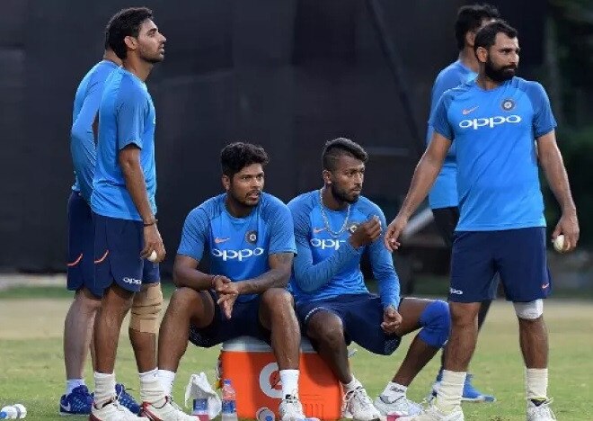 hardik pandya rested for upcoming test series latest update श्रीलंकेविरुद्धच्या पहिल्या दोन कसोटी सामन्यासाठी पंड्याला विश्रांती