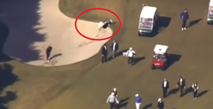 Pm Shinzo Abe falls down in golf ground VIDEO : गोल्फ खेळताना जपानचे पंतप्रधान आबे मैदानातच कोसळले