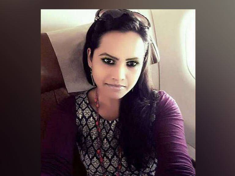 ... म्हणून एअर इंडियाने राष्ट्रपतींच्या मुलीला ग्राऊंड ड्युटी लावली presidents ramnath kovinds daughter moved to ground duties at air india for security purposes ... म्हणून एअर इंडियाने राष्ट्रपतींच्या मुलीला ग्राऊंड ड्युटी लावली