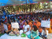 कर्नाटक पोलिसांची बंदी झुगारुन बेळगावात मराठीजनांचा महामेळावा