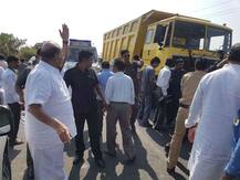 कार अपघातातील जखमींच्या मदतीला खुद्द शरद पवार धावले