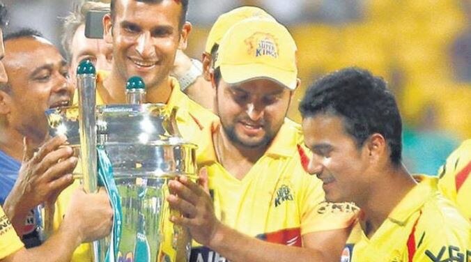 आयपीएलच्या आगामी मोसमात चेन्नई सुपर किंग्जच्या पुनरागमनामुळे चाहते खुश झाले आहेत, मात्र त्याचवेळी बीसीसीआयच्या धोरणांमुळे काहीशी निराशा आहे.