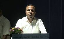 टोईंगमध्ये मोठा घोटाळा, मुख्यमंत्र्यांच्या जवळचे IAS दराडेंशी लागेबंध : निरुपम