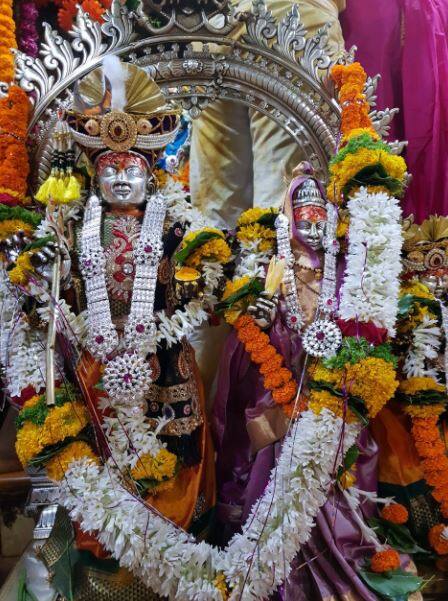 चंपाषष्ठी निमित्त लाखो भाविकांनी आज जेजुरीत गर्दी केली.