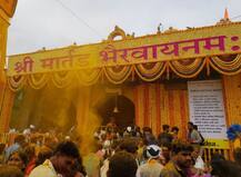 जेजुरी गडावर चंपाषष्ठी महोत्सवाला उत्साहात सुरुवात, भाविकांची गर्दी