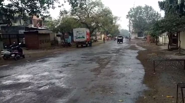 ऐन हिवाळ्यात राज्यात अनेक ठिकाणी पावसाच्या सरी