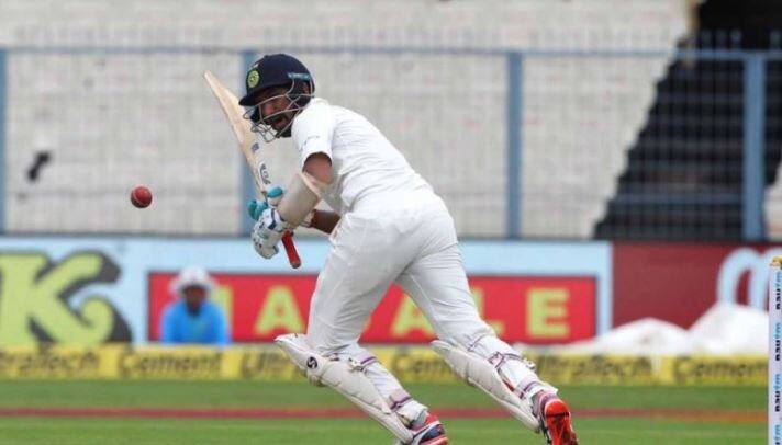 पाचही दिवस फलंदाजी करणारा पुजारा हा जगातील नववा तर भारताचा तिसरा फलंदाज ठरला आहे.