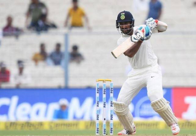 दरम्यान चेतेश्वर पुजाराने कोलकाता कसोटीत पहिल्या दिवशी नाबाद 8, दुसऱ्या दिवशी नाबाद 39, तिसऱ्या दिवशी 5, चौथ्या दिवशी नाबाद 2 आणि आज पाचव्या दिवशी तो फलंदाजी करत आहे.