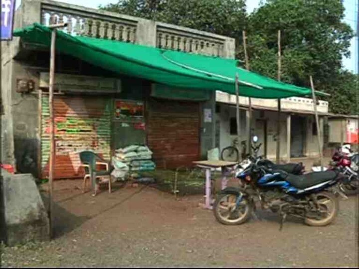 पीडित कुटुंब ही याच गावातील आणि तीनही आरोपी याच गावातील असल्यामुळे, या खटल्याचा निकाल काय लागतो, याकडे गावकऱ्यांचं लक्ष लागलं आहे. 