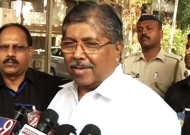 बोंडअळीच्या प्रादुर्भावाने नुकसानग्रस्त शेतकऱ्यांना अखेर शासनाची मदत जाहीर