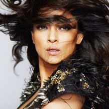 Sushmita Sen अपनी Dance Teacher के साथ कथक डांस करती आईं नज़र, कई बार देखा जा चुका है वीडियो