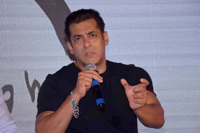 सलमानच्या 'टायगर जिंदा है'चे पोस्टर जाळले