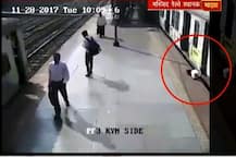 VIDEO : मुंबईत रेल्वे रुळ ओलांडताना तरुण लोकलखाली