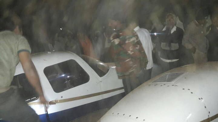 मात्र, हे विमान नेमकं कुठे चाललं होतं आणि यामध्ये कशामुळे बिघाड झाला होता. याबाबत कोणतीही माहिती अद्याप मिळू शकलेली नाही.