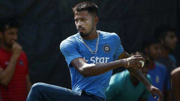 I hid car since unable to pay EMI before IPL, says Cricketer Hardik Pandya latest update EMI साठी पैसे नसल्याने दोन वर्ष गाडी लपवली : पांड्या