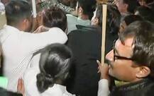 गुजरातमध्ये खासदार राजीव सातव यांना अटक आणि सुटका