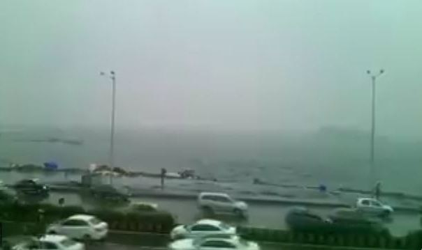 Okhi cyclone : Jokes on unseasonal rain in state राज्यात अवकाळी, सोशल मीडियावर 'हिव'साळी