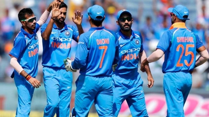 india won mohali one day match by 141 runs with shrilanka latest marathi news updates मोहाली वनडेत भारताचा श्रीलंकेवर दणदणीत विजय