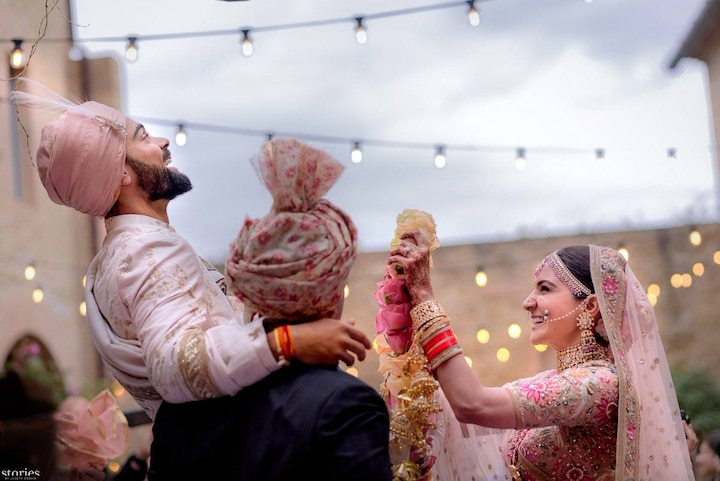 first pic of virat kohli anushka sharma marriage विराट-अनुष्काच्या लग्नाचा पहिला फोटो!
