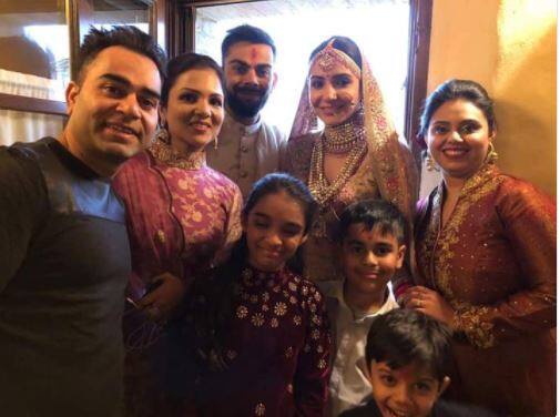 इटलीमध्ये मिलानपासून काही अंतरावर असलेल्या एका शानदार रिसॉर्टमध्येच मोजके नातेवाईक आणि मित्रमंडळीच्या उपस्थितीत हा सोहळा झाला.