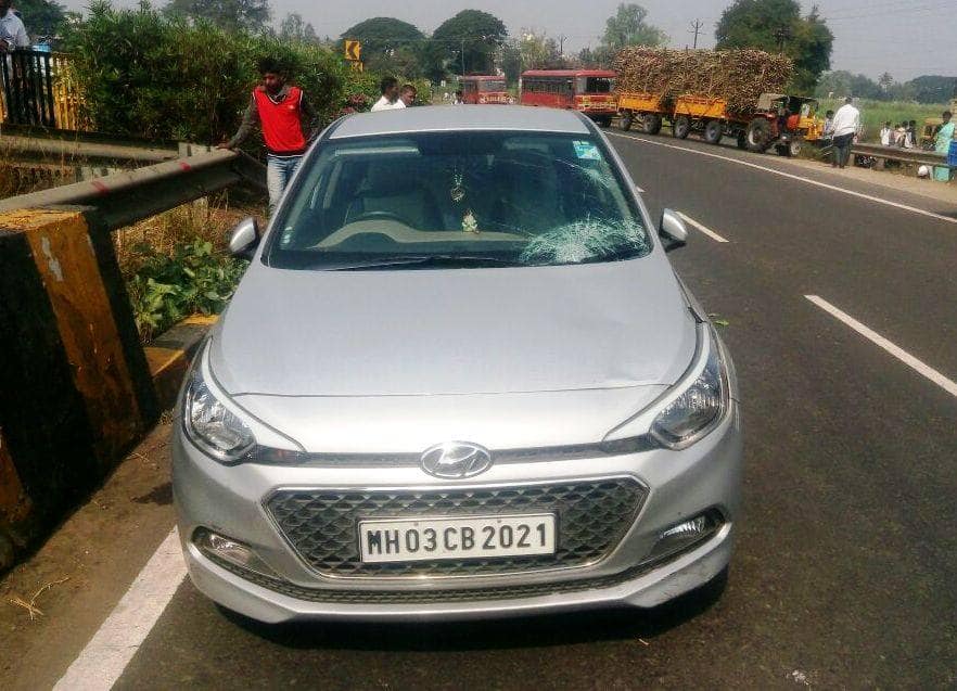 अजिंक्य रहाणेच्या वडिलांच्या कारने महिलेला उडवलं! Kolhapur: Cricketer Ajinkya Rahane’ fathers car crushed a women at Kagal अजिंक्य रहाणेच्या वडिलांच्या कारने महिलेला उडवलं!