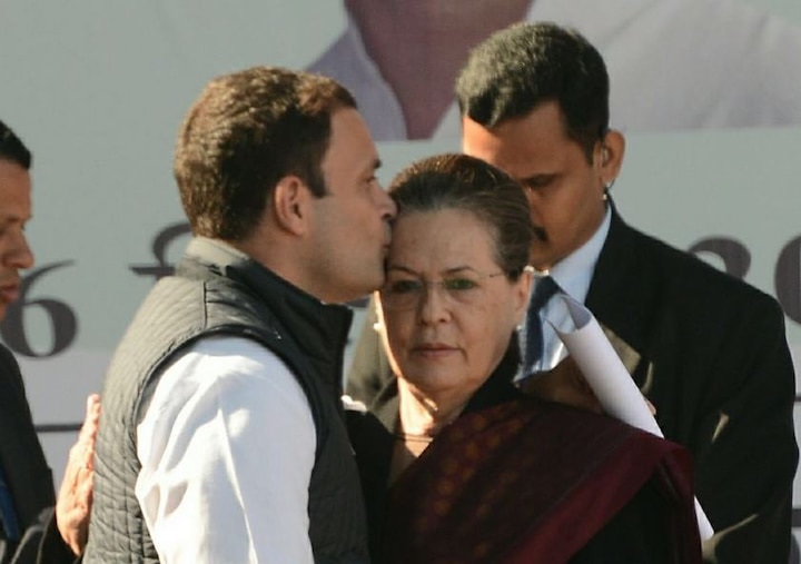Sonia Gandhi speech at AICC, after rahul gandhi takes charge of congress president मुलाचं कौतुक करणार नाही, पण कणखर राहुलचा अभिमान: सोनिया गांधी