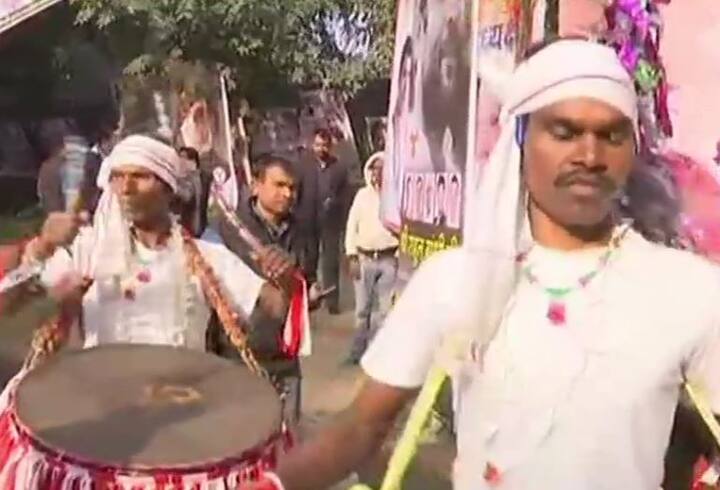 राहुल गांधी जेव्हा अध्यक्षपदाची धुरा हाती घेतायत, तेव्हा 80 टक्के भारतात काँग्रेसनं सत्ता गमावली आहे. त्यामुळे मोदींना टक्कर देत काँग्रेसचं नवसर्जन करण्याचं मोठं आव्हान राहुल गांधींसमोर आहे.