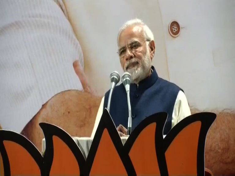 country is ready to transform says pm modi after Gujarat result हा विजय विकासाचा, देश बदलासाठी तयार : मोदी