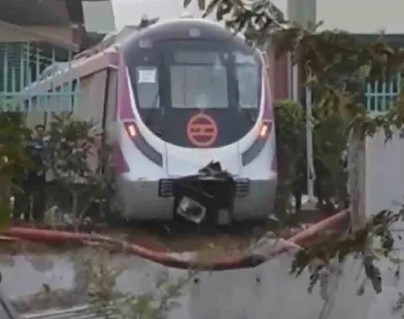 दिल्लीतल्या बॉटेनिकल गार्डन ते कालकाजीपर्यंत ड्रायव्हरलेस मेट्रो धावणार आहे.