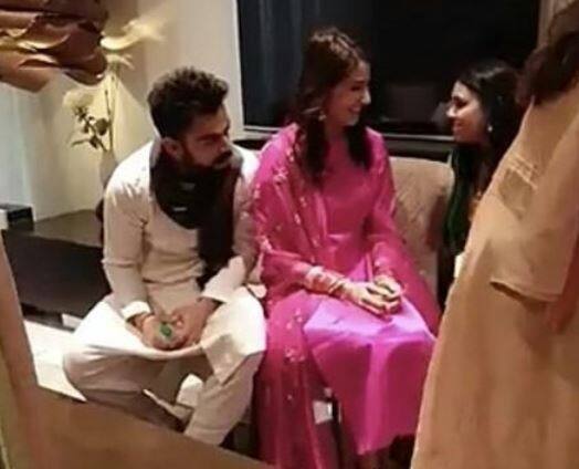 हनिमूनहून परतल्यानंतर अनुष्काने सासरचं माप ओलांडलं आहे. अनुष्का-विराटचा नवा फोटो सोशल मीडियावर व्हायरल झाला आहे.