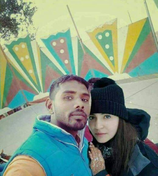 विरानुष्काच्या हानीमूनचे भन्नाट फोटो सध्या सोशल मीडियात व्हायरल होत आहेत.