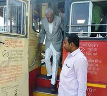 व्हायरल सत्य : गणपतराव देशमुख यांचा अधिवेशनासाठी एसटीने प्रवास?