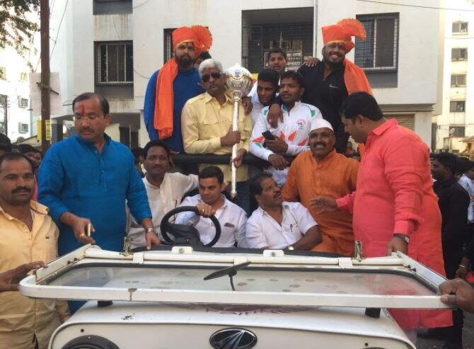 दुसरीकडे मॅटवर सागर बिराजदार आणि विक्रांत जाधव पहिल्याच फेरीत आमने-सामने आले आहेत. तर मॅटवर अक्षय शिंदे आणि सचिन येलभर पहिल्या फेरीत एकमेकांविरोधात लढतील. या दोन कुस्तीतले विजयी पैलवान दुसऱ्या फेरीत आमनेसामने येतील. 