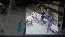 CCTV : औरंगाबादमध्ये विद्यार्थ्यांची तरुणाला बेदम मारहाण