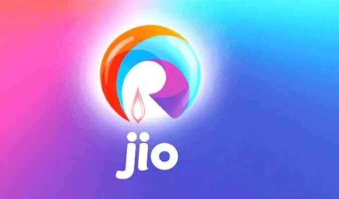 दरम्यान, नव्या वर्षासाठी जाहीर करण्यात आलेले प्लॅन ग्राहकांना शनिवार म्हणजे उद्यापासून मिळण्याची शक्यता आहे. कारण अजून याची माहिती वेबसाईटवर अपडेट करण्यात आलेली नाही.