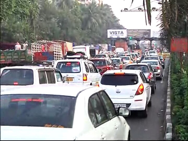 BMC responsible for traffic in Mumbai, says state government मुंबईतील ट्राफिकला सर्वस्वी BMC जबाबदार : राज्य सरकार