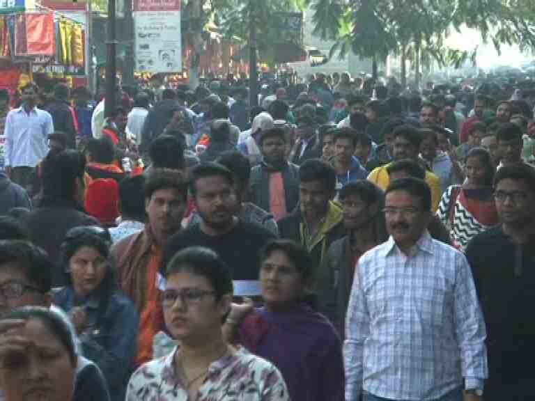 Sai mandir will open at night also शिर्डी आणि पंढरपुरात भक्तांची तुफान गर्दी, साई मंदिर दर्शनासाठी रात्रभर खुलं