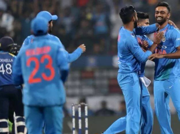 श्रीलंकेने दिलेलं 136 धावांचं आव्हान भारतीय फलंदाजांनी शेवटच्या षटकात चार चेंडू राखून पूर्ण केलं. 