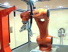 औरंगाबादच्या ऑटो इंडस्ट्रीत रोबोटने उत्पादन निर्मिती